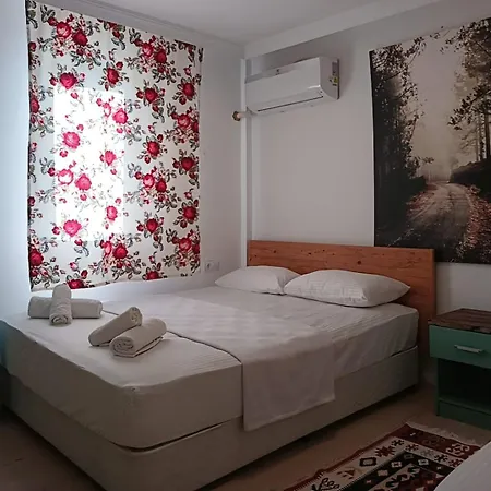 בית אירוח Flora Cirali קמר